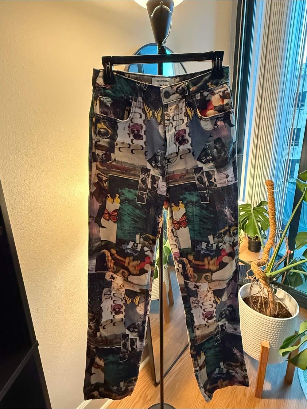 Reformation Cynthia High Rise Straight Leg Jeans (size 27) *barely worn*